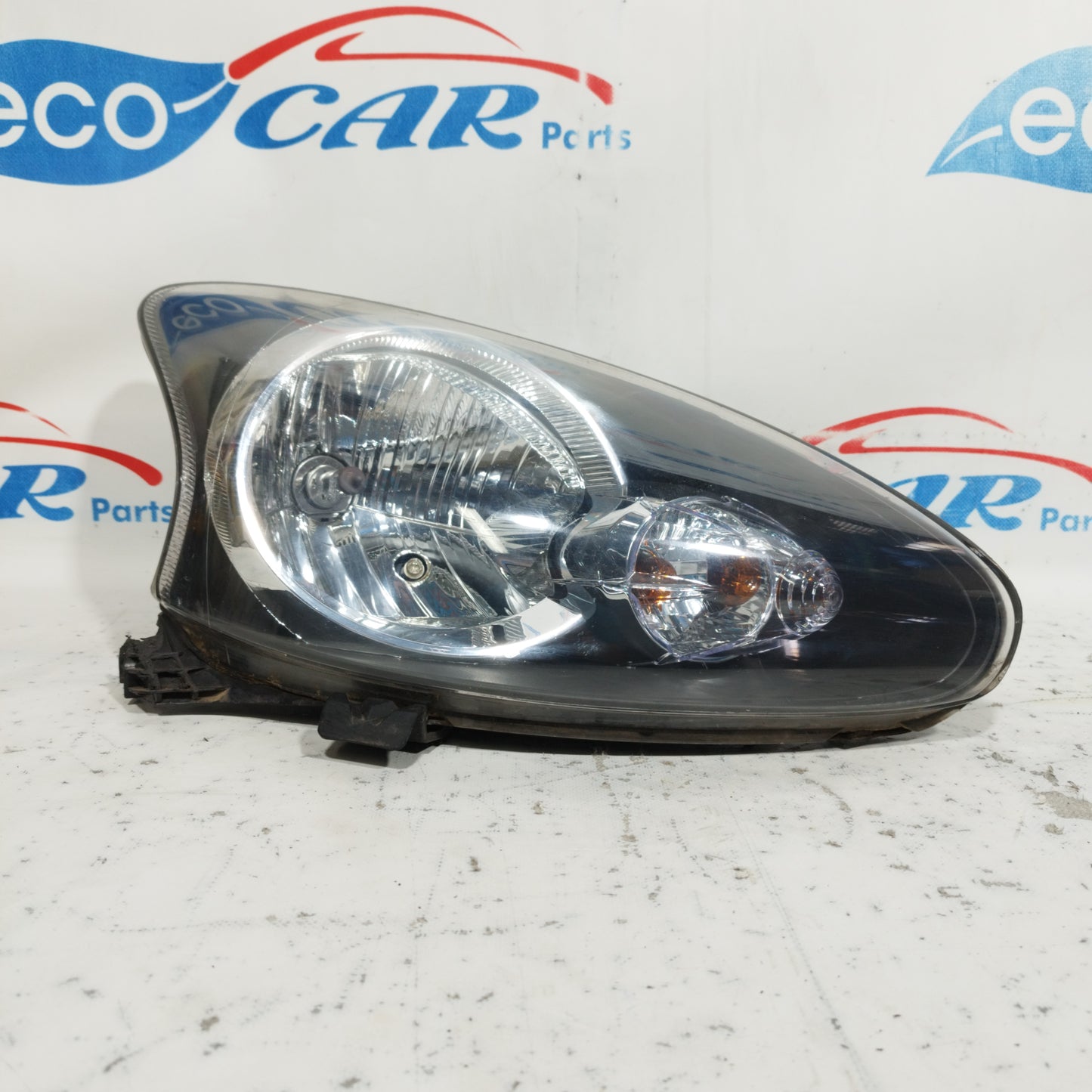Toyota Aygo 2008 ecoAC8779 right front light