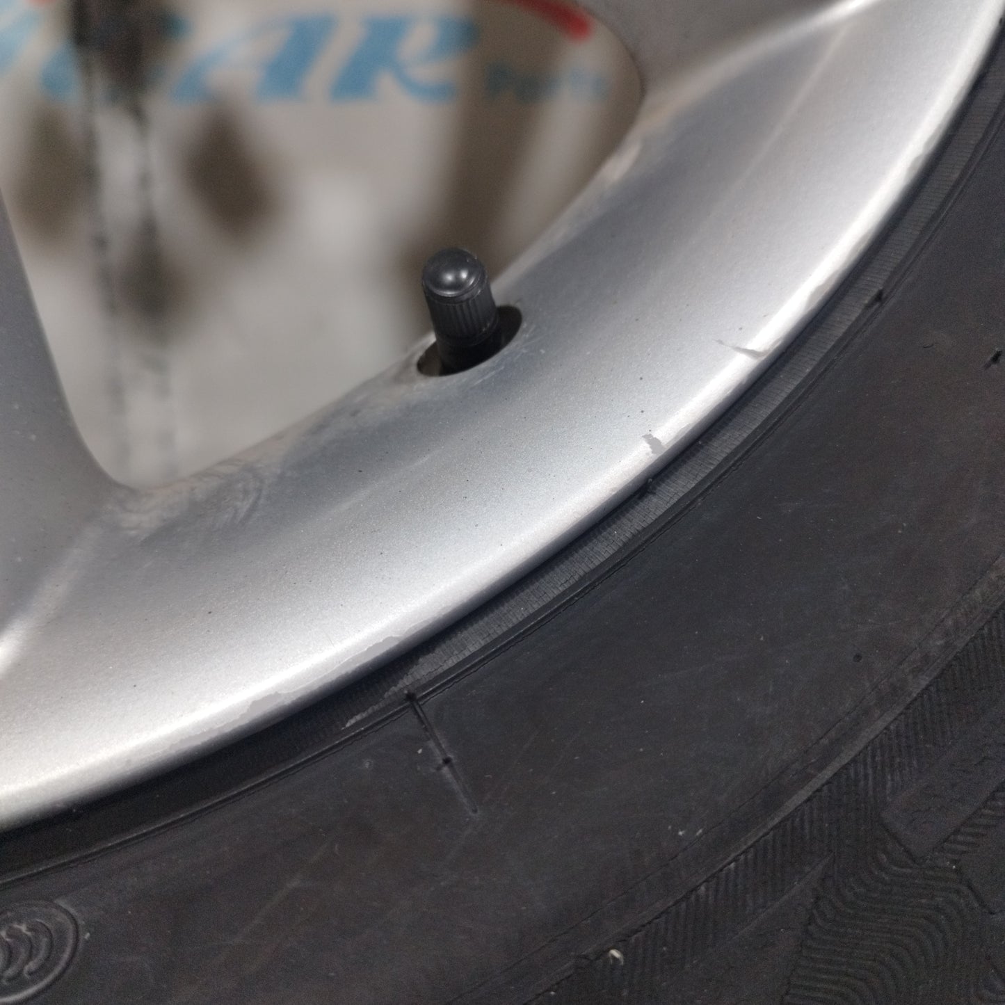 Komplette Leichtmetallfelgen mit Reifen Hyundai IX35 2011 225/60 R17 ecoAC9911