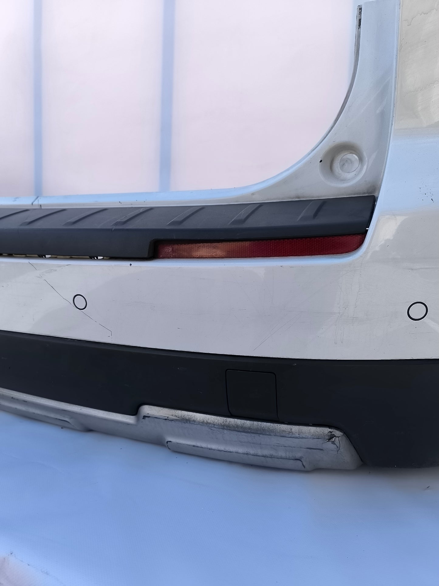 White Rear Bumper Chevrolet Orlando Year 2015 ecoAG6471