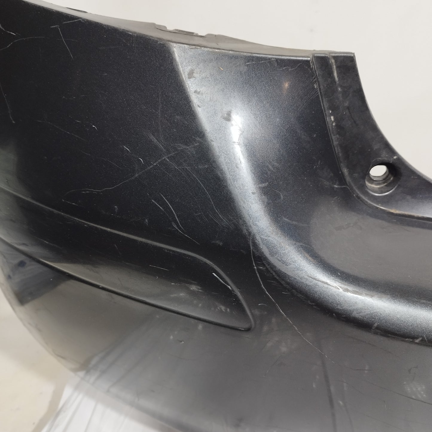 Paraurti posteriore grigio scuro Toyota Yaris 2011 ecoAC15038