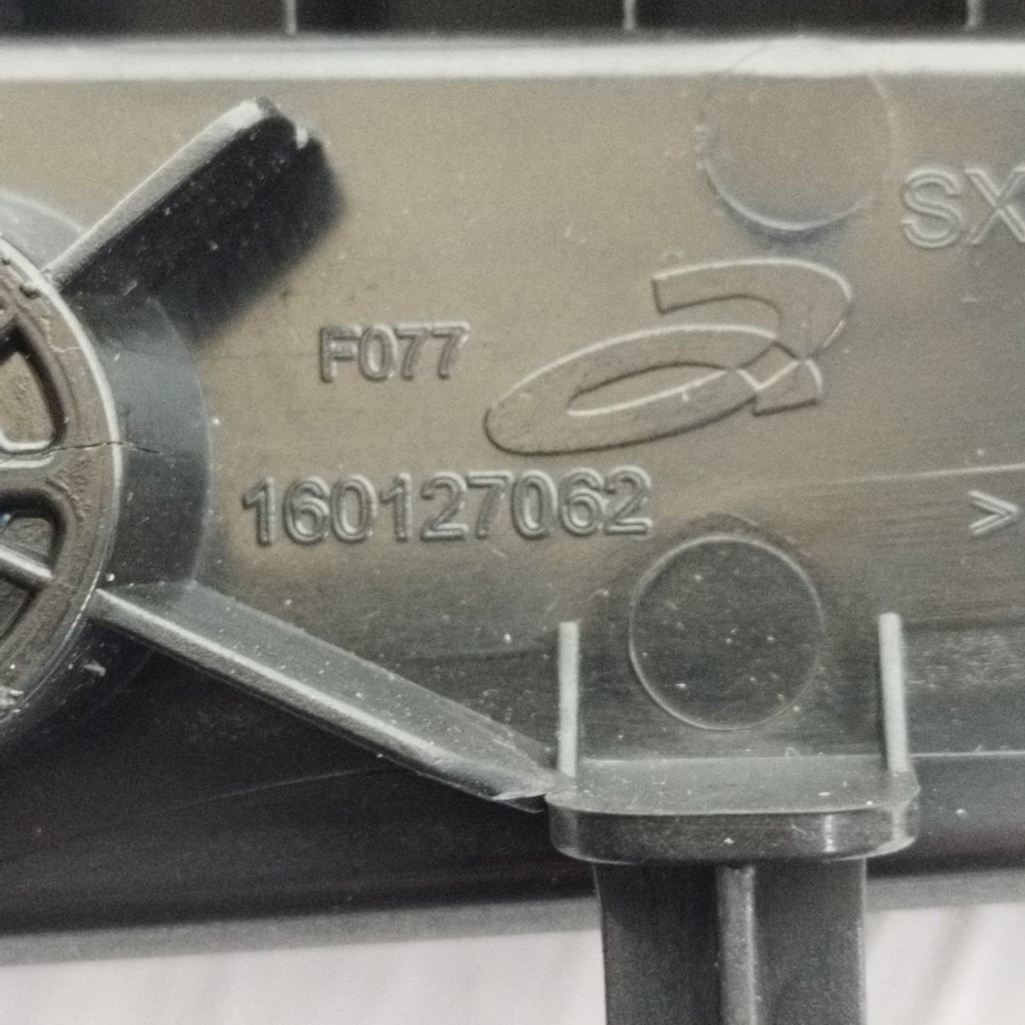 Rear Left Button Panel Alfa Romeo Stelvio 2017 Code: 01561075620 ecoAC11772