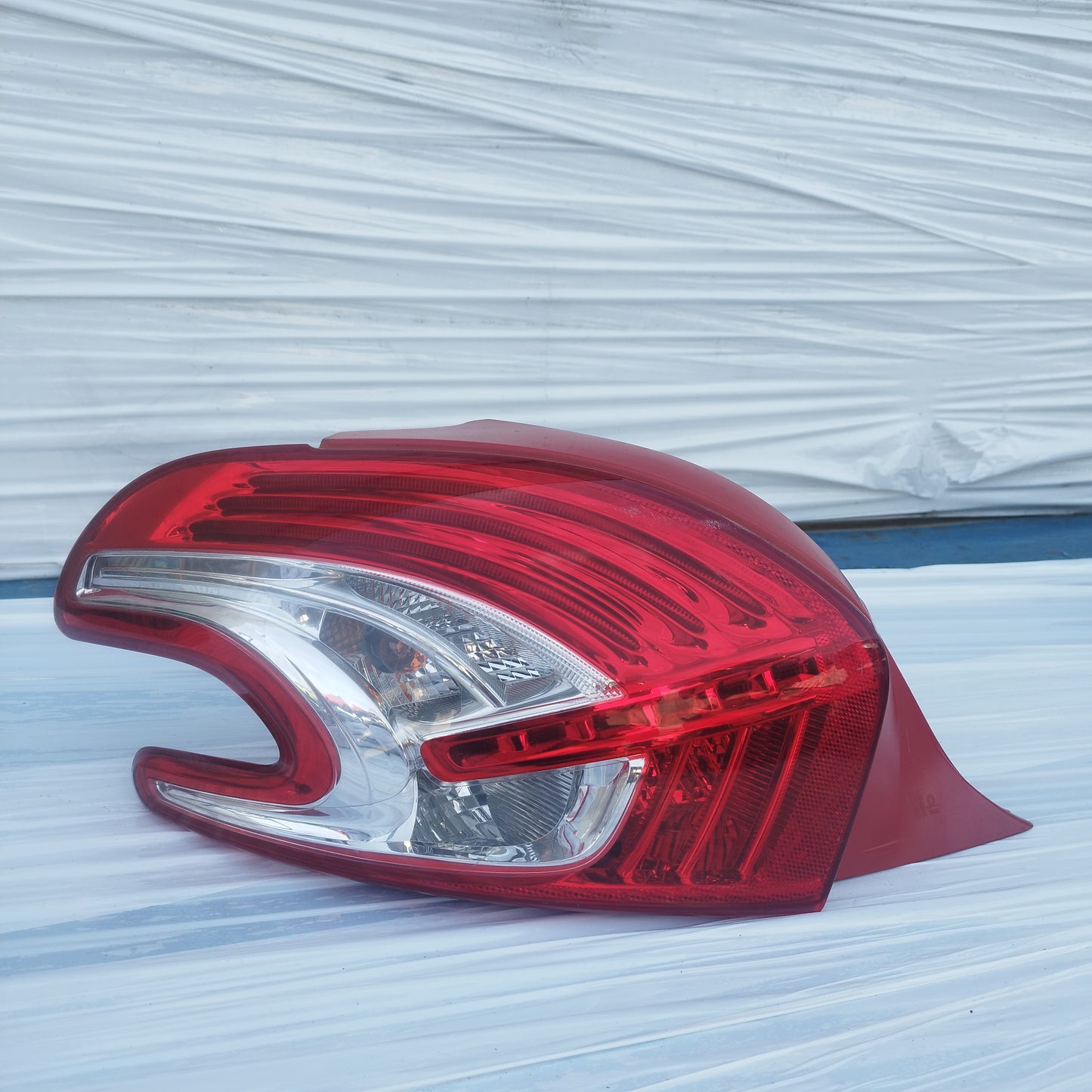 Fanale posteriore sx Peugeot 208 2014 cod: 9672628280-02 ecoDM198