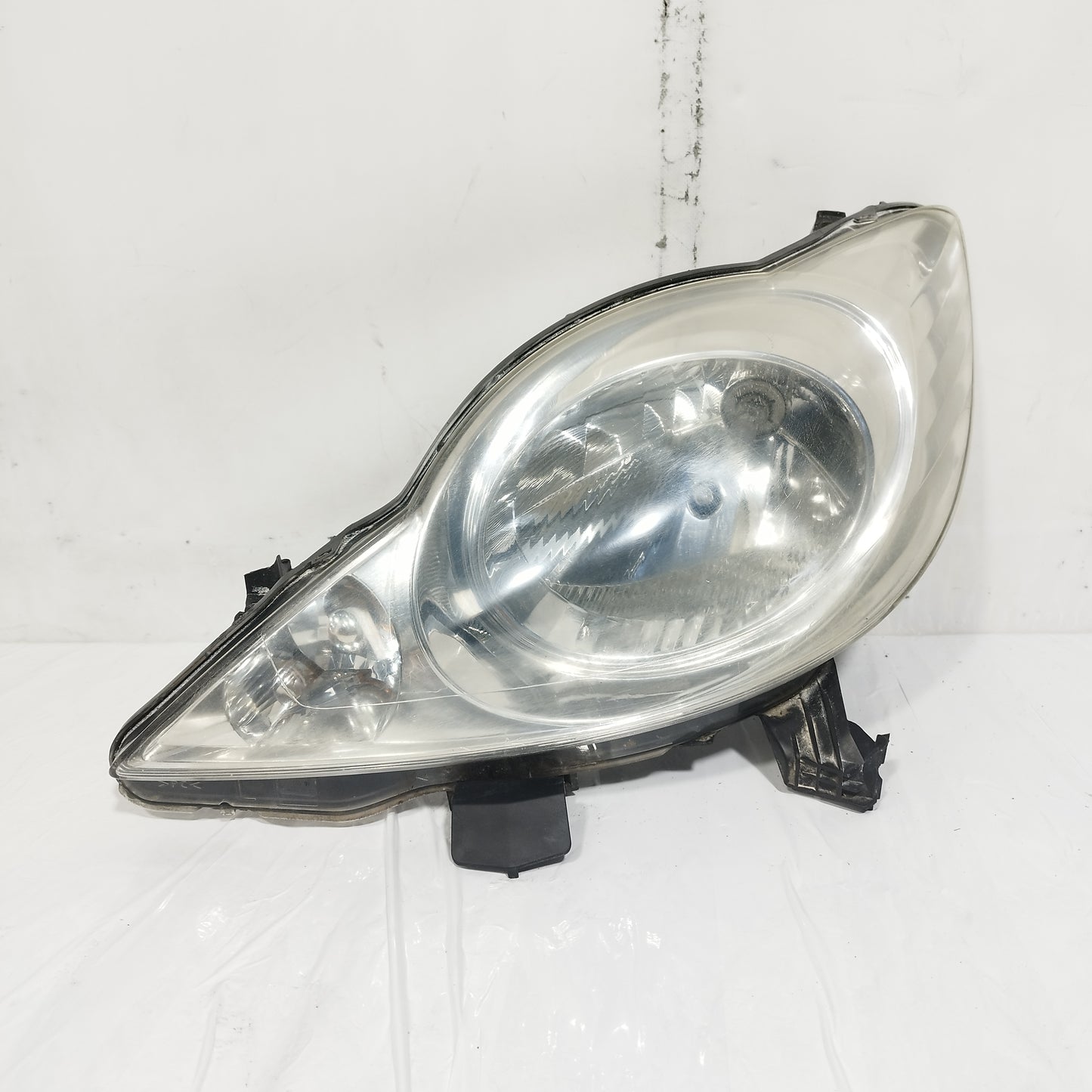 Fanale anteriore sx Peugeot 107 2007 Cod: 89032403 ecoAC15008