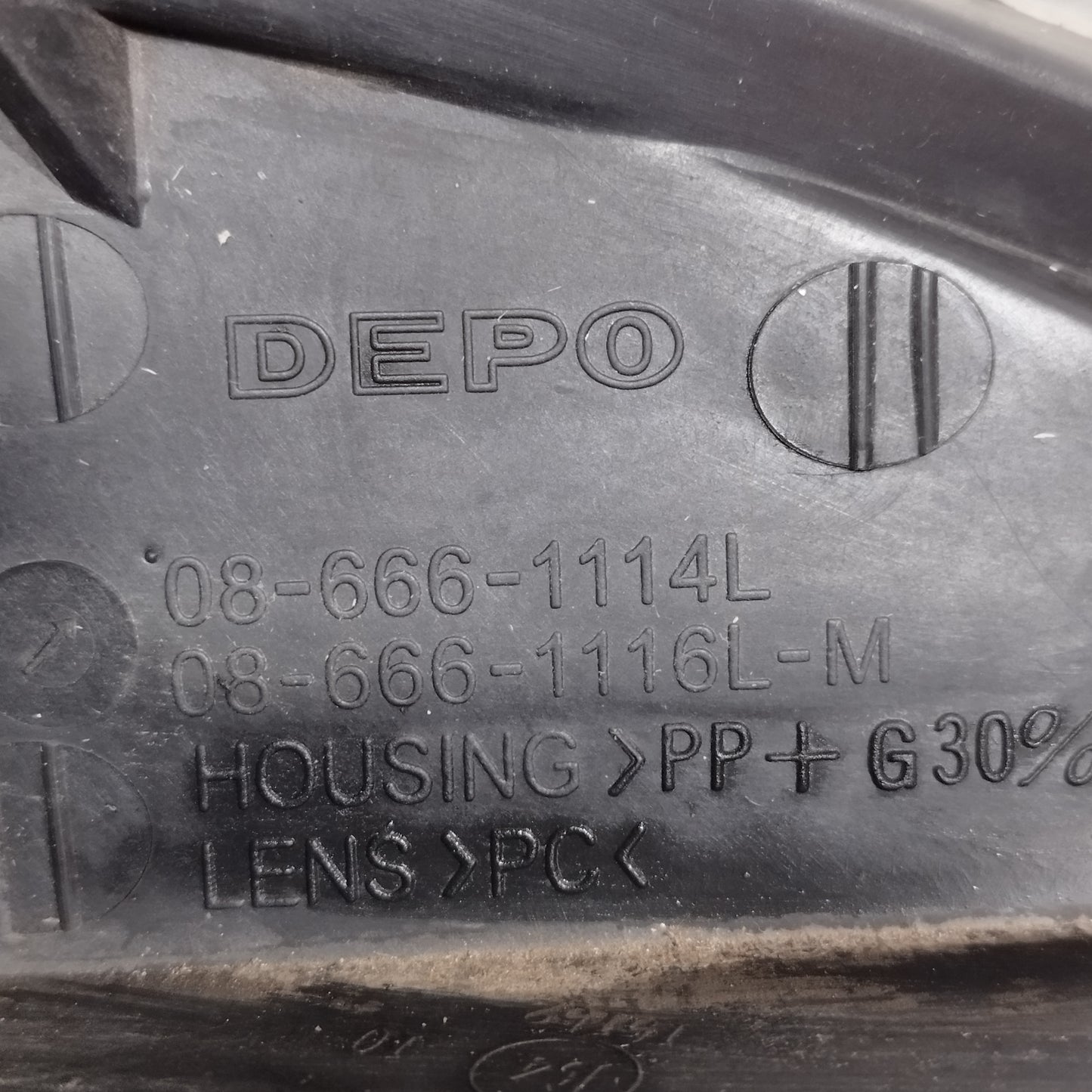 Fanale anteriore sx Lancia Musa 2007 DEPO Cod: 08-666-1114L ecoAC14212