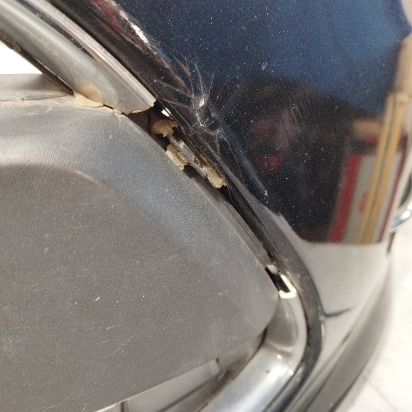 Paraurti anteriore nero Ford Fiesta 2010 ecoAC10164