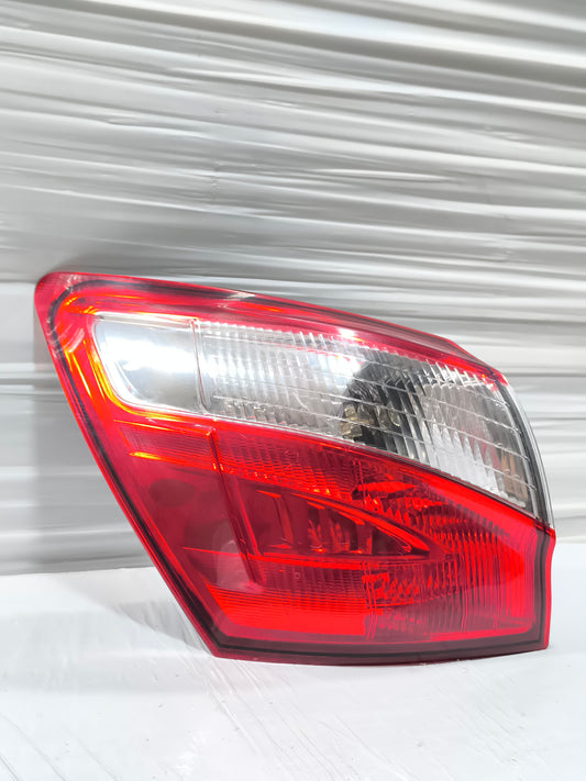 Fanale posteriore sx a led Nissan Qashqai (J10) 2010-2013 Restyling ecoAG9654