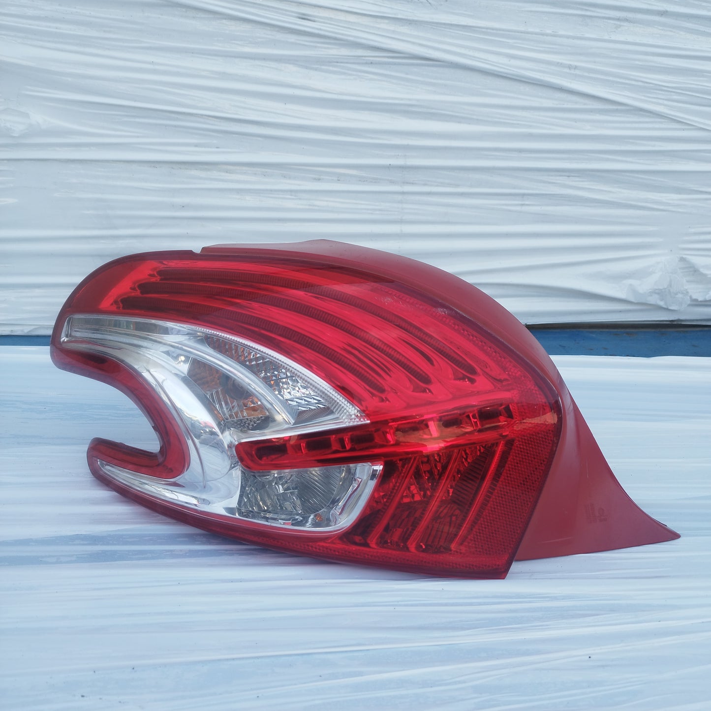 Fanale posteriore sx Peugeot 208 2014 cod: 9672628280-02 ecoDM198