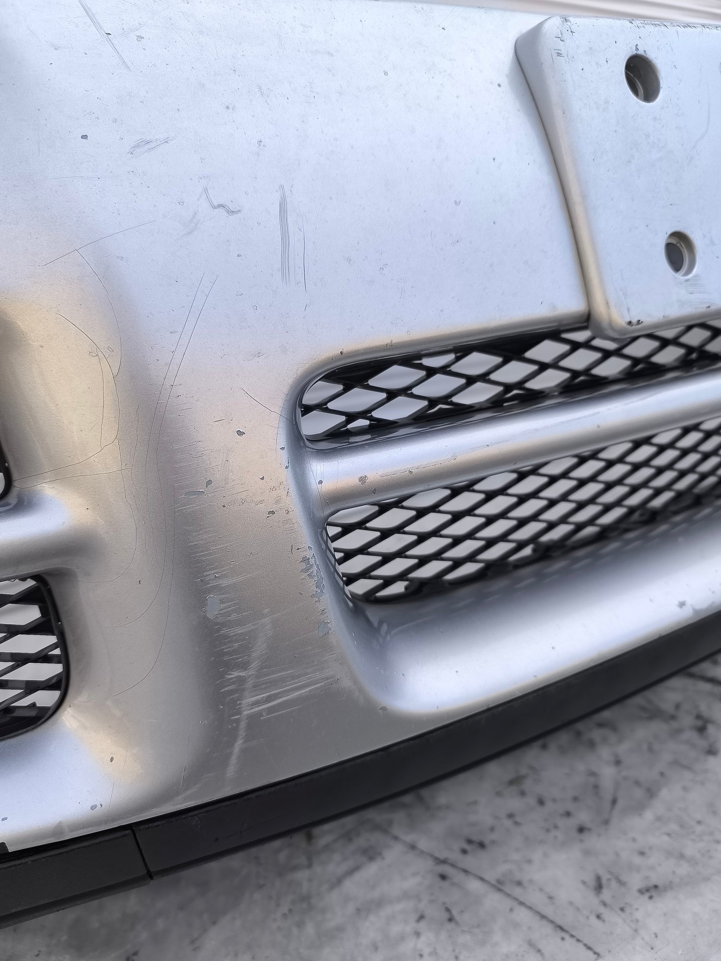 Paraurti anteriore Volkswagen Touareg anno 2007 grigio argento ecoAG8174