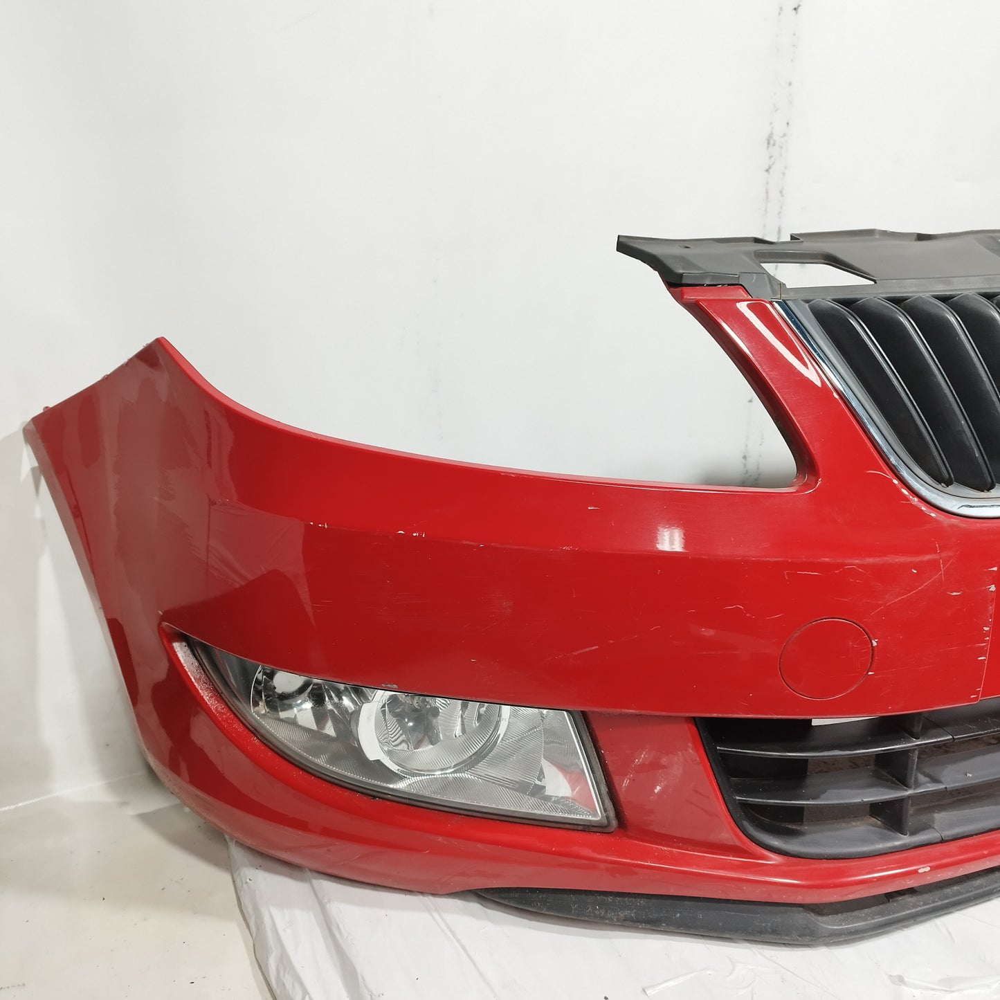 Paraurti anteriore rosso Skoda Fabia 2008 ecoAC15033