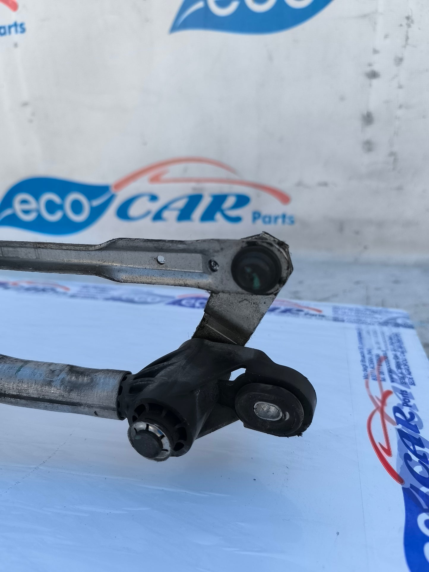 Front windshield wiper motor Alfa Romeo Giulietta 2012 code: 0390243019 ecoAG5862