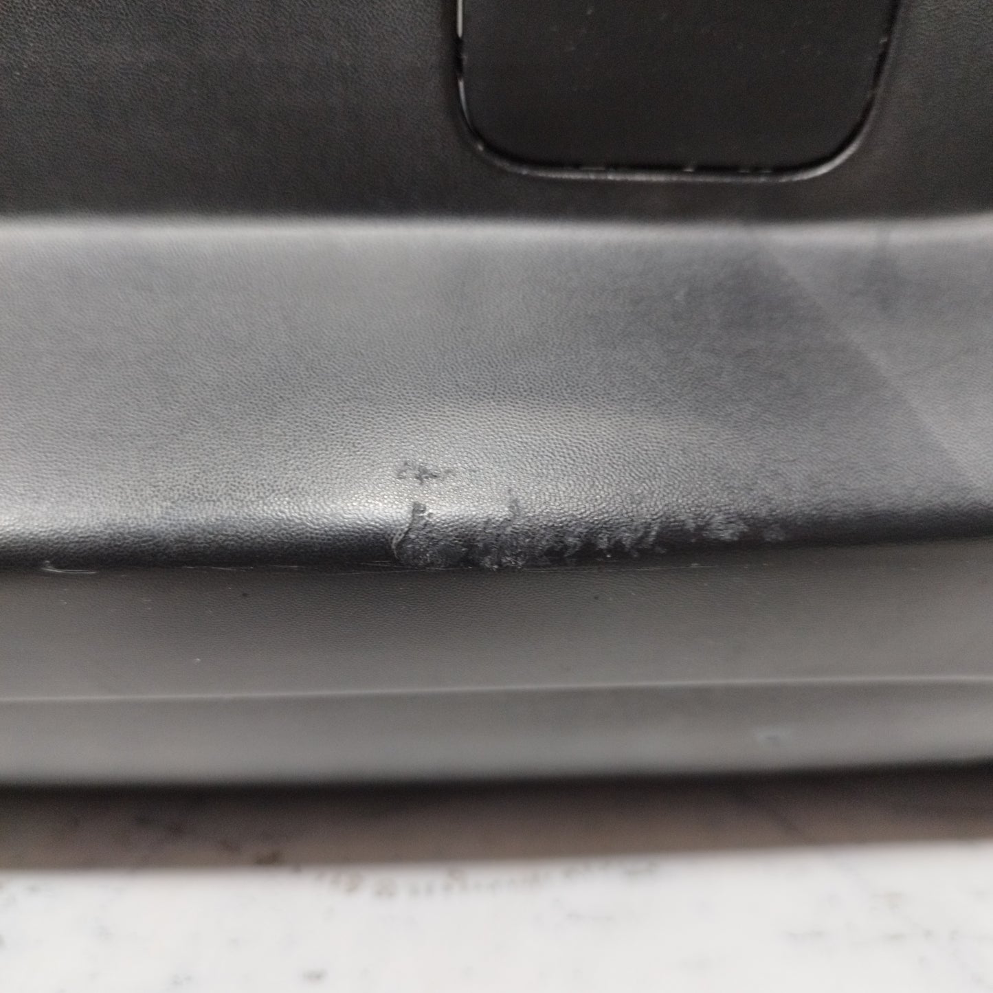 Pearl White Rear Bumper Peugeot 3008 2011 ecoAC9583