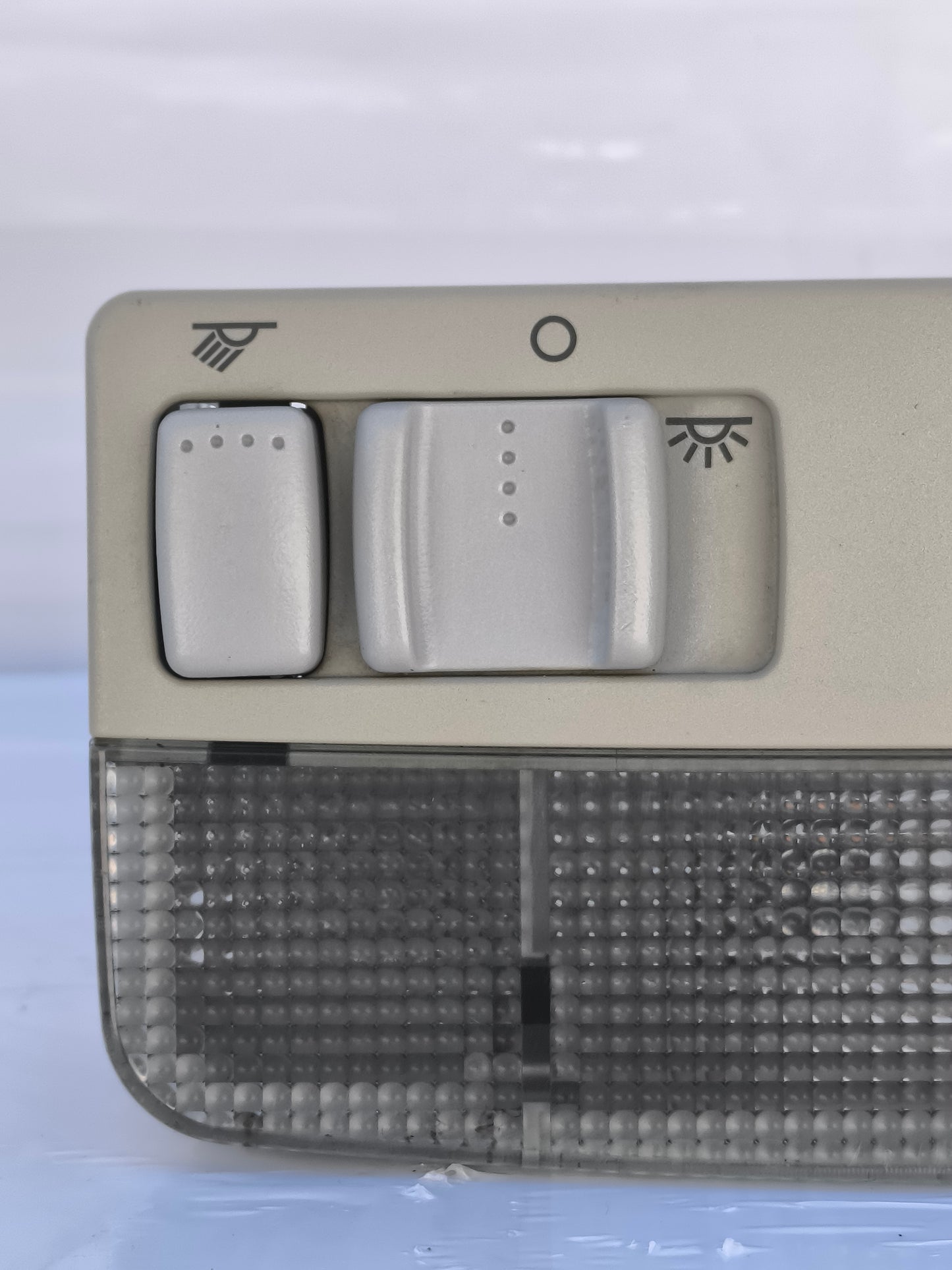 Luce di cortesia Volkswagen Golf 4 cod: 3B0947105C ecoAG7723
