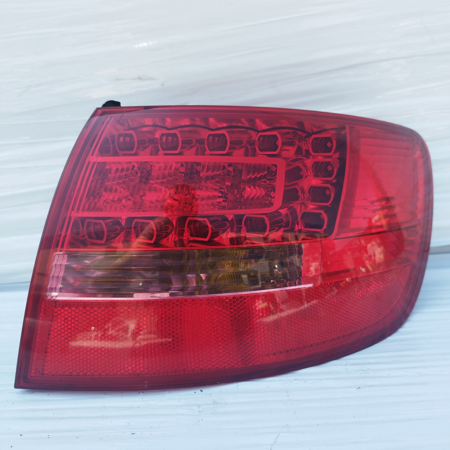 Fanale posteriore dx a led Audi A6 2006 SW cod: 4F9.945.096 ecoDM023