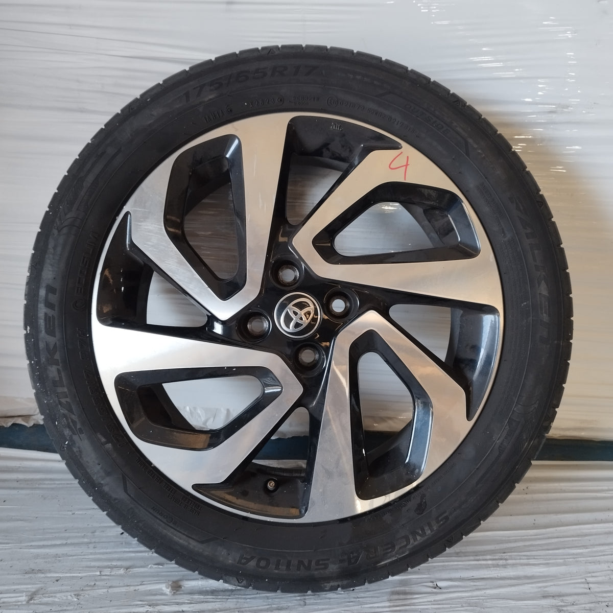 Cerchi in lega con gomme Toyota Aygo X (AB70) 2022-2025 ecoAC17519