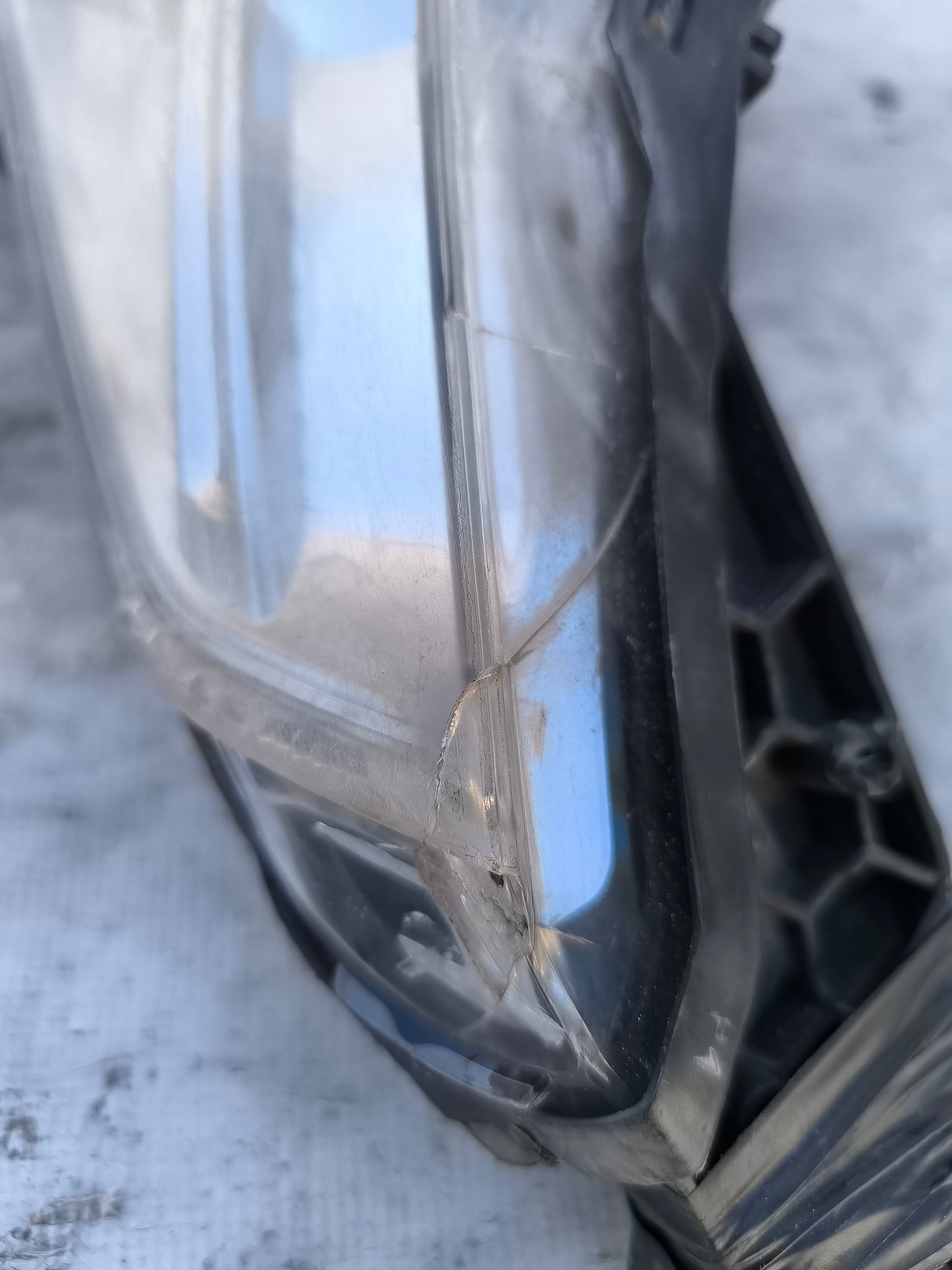 Frontpartie / Komplette schwarze Karosserie Peugeot 208 2013 ecoAG5718