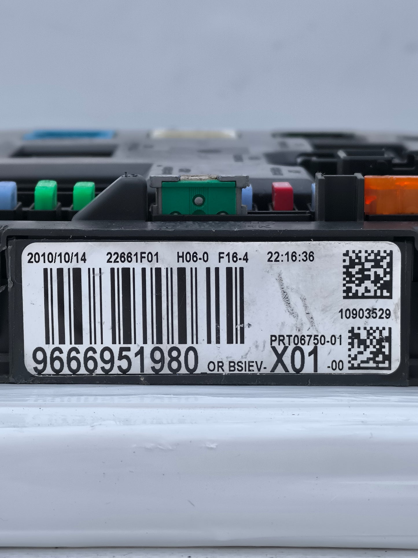 Bsi control unit Citroen DS3 / Peugeot 207 1.4vti 2010 code: 9666951980 ecoAG6867