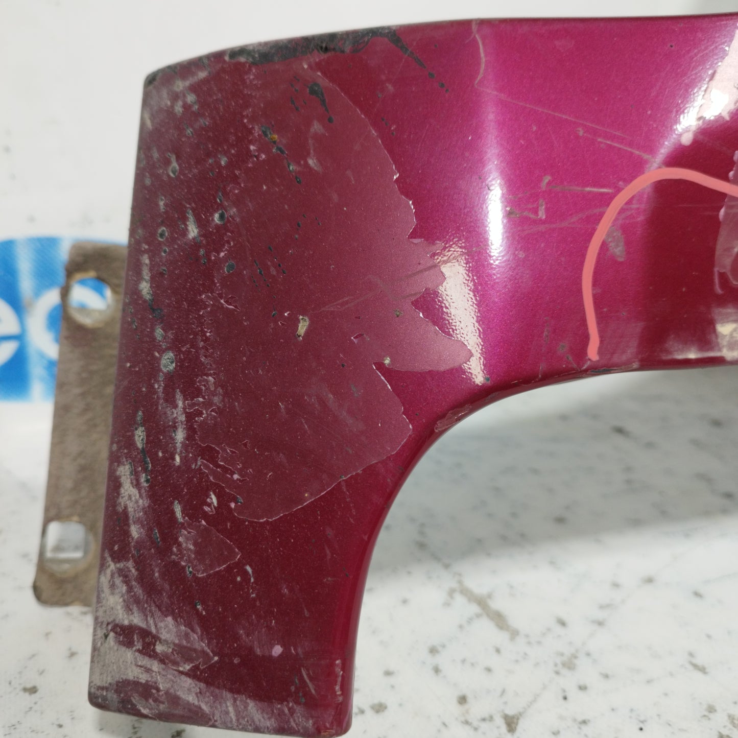Front mudguard left burgundy Ford Fiesta 2010 ecoAC8689