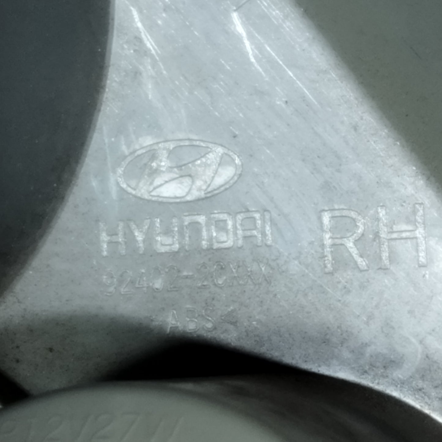Rechte Rückleuchte Hyundai Coupé 2003 Teilenummer: 92402-2CXXX ecoAC14007
