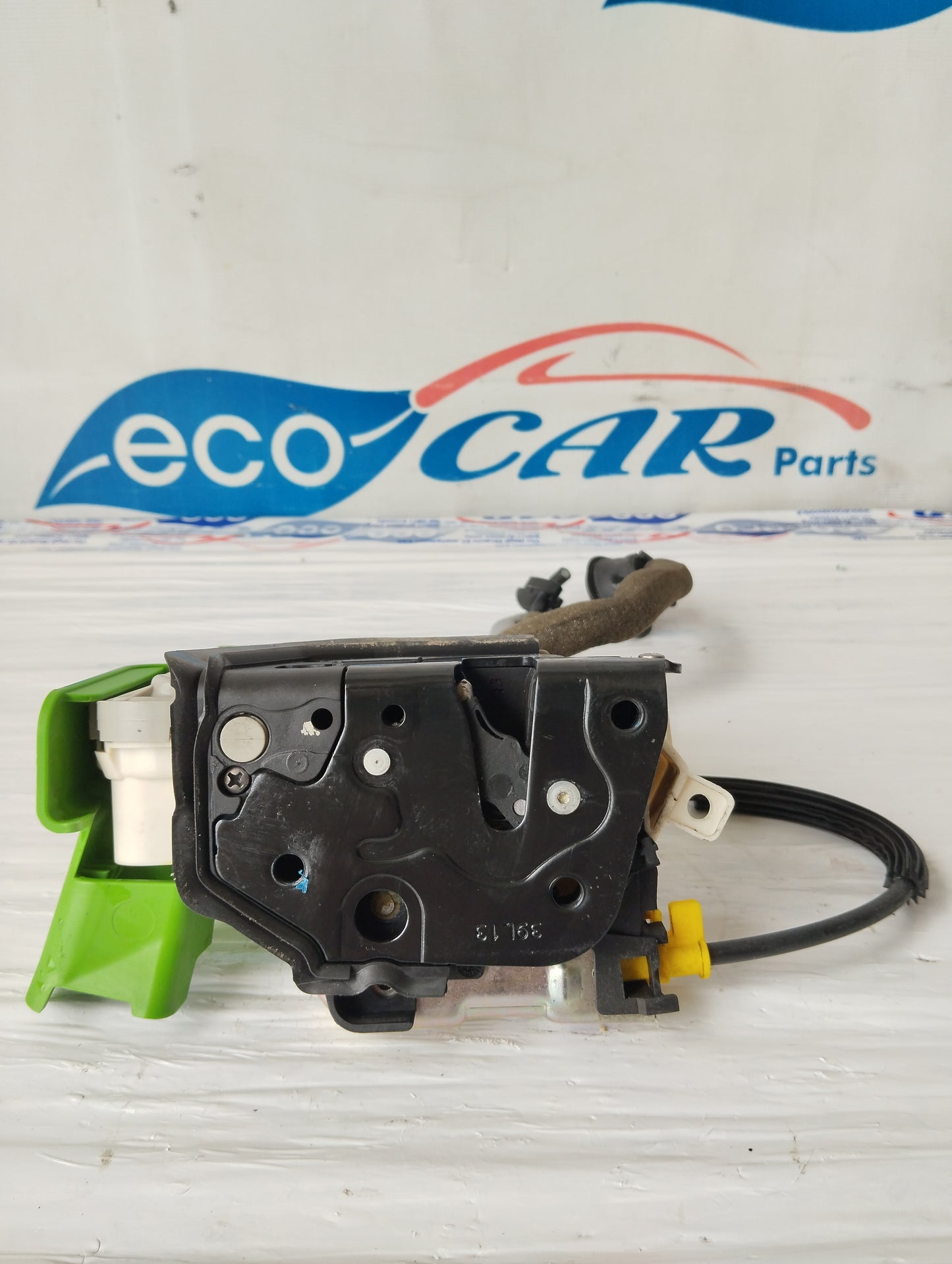 Front left lock Audi A1 2013 7 pin code: ja6-8x1837015 ecoAG5434