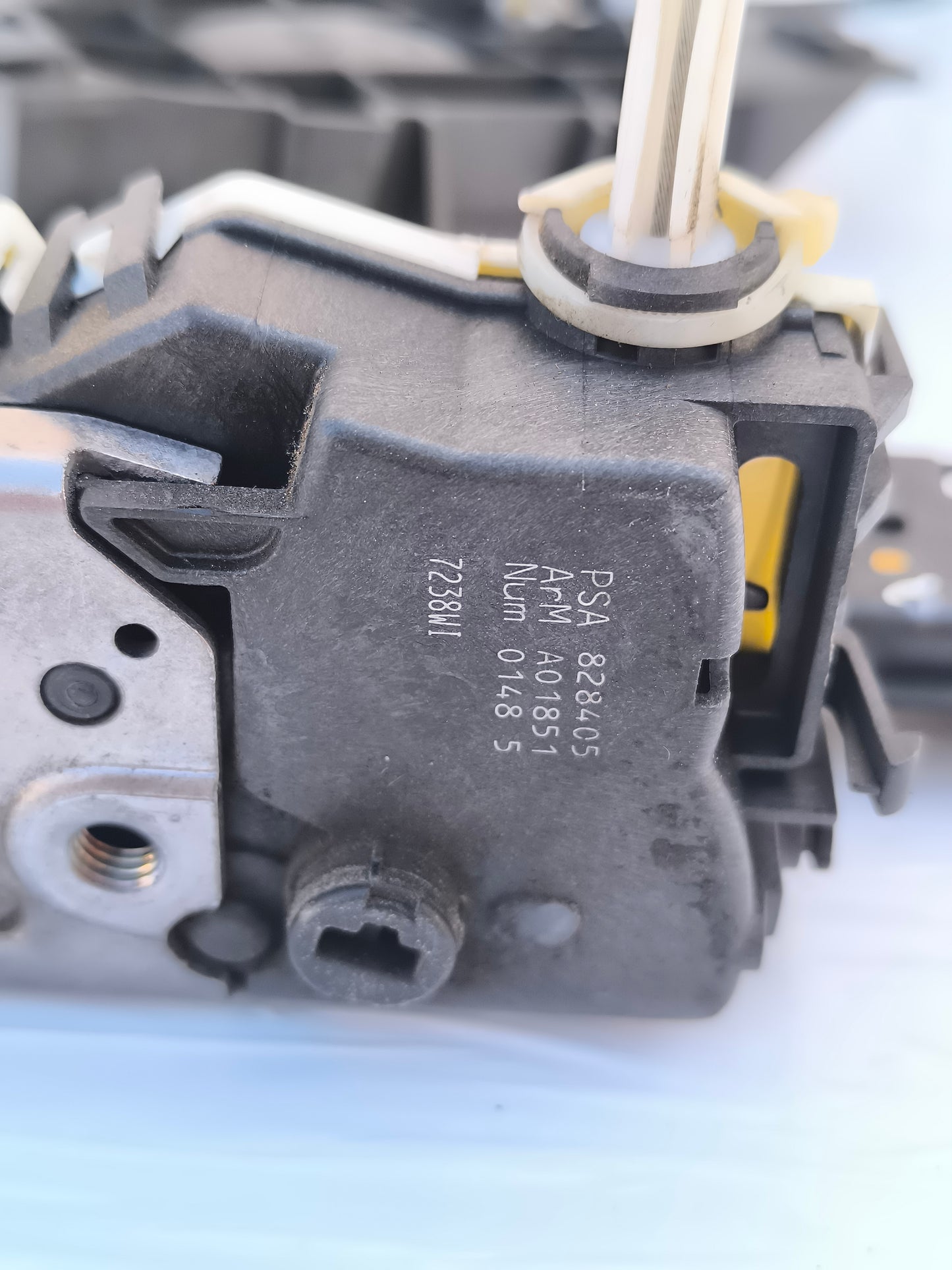 Türschloss vorne rechts für Citroën Berlingo, Baujahr 2009, Teilenummer PSA828405, 6-polig, ecoAG6967