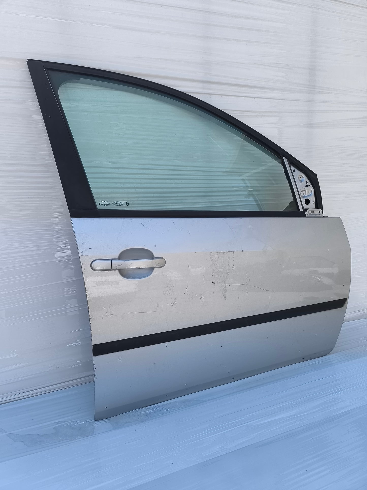 Sportello anteriore dx Ford Fiesta anno 2005 grigio argento ecoAG8186
