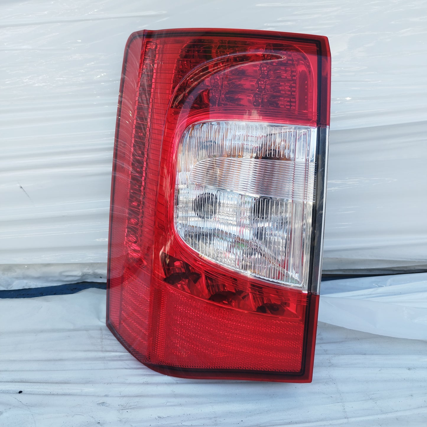 Fanale posteriore sx a led Lancia Voyager (404) 2011-2015 ecoDM334