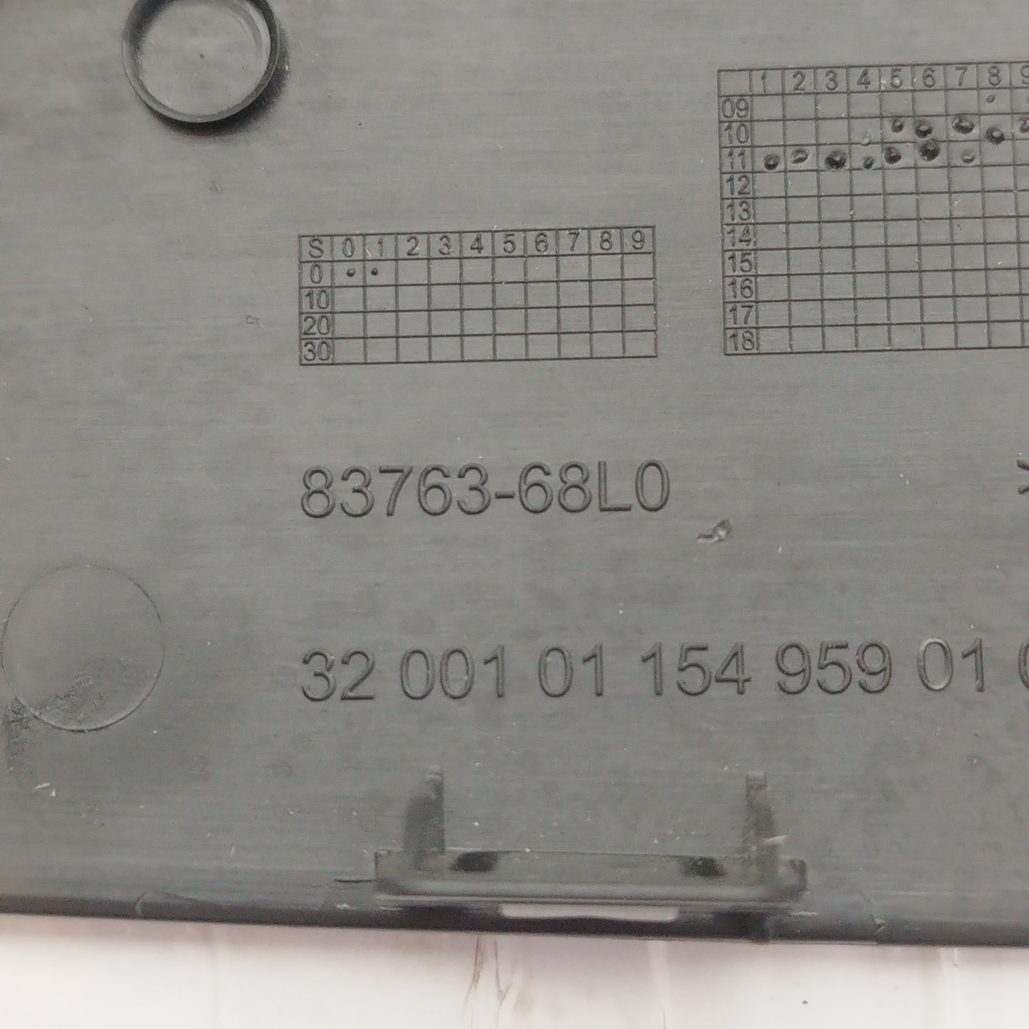 Front right button panel Suzuki Swift 2011 Code: 83763-68L0 ecoAC11859