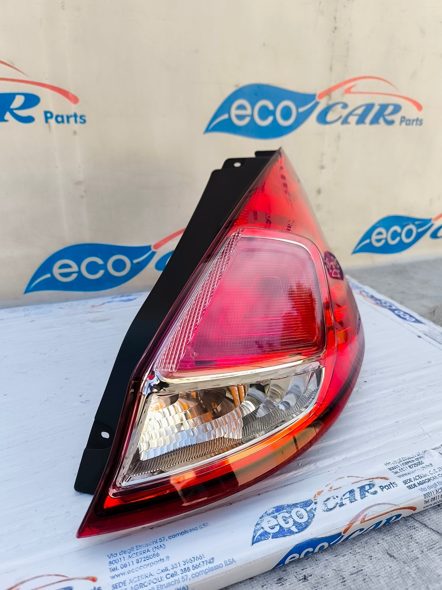 Ford Fiesta 2011 ecoAG6127 right rear light