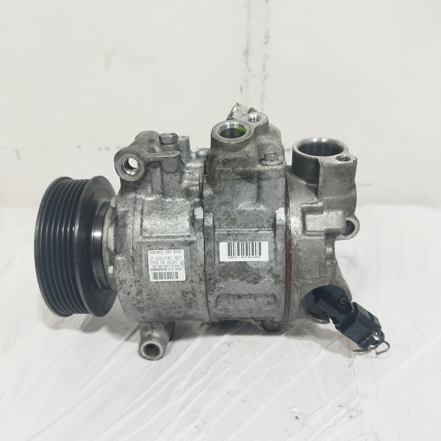 Compressore a / c Audi A4 (B8) 2.0 TDI DENSO 2008-2011 2 pin cod: 8k0260805E ecoAC15499