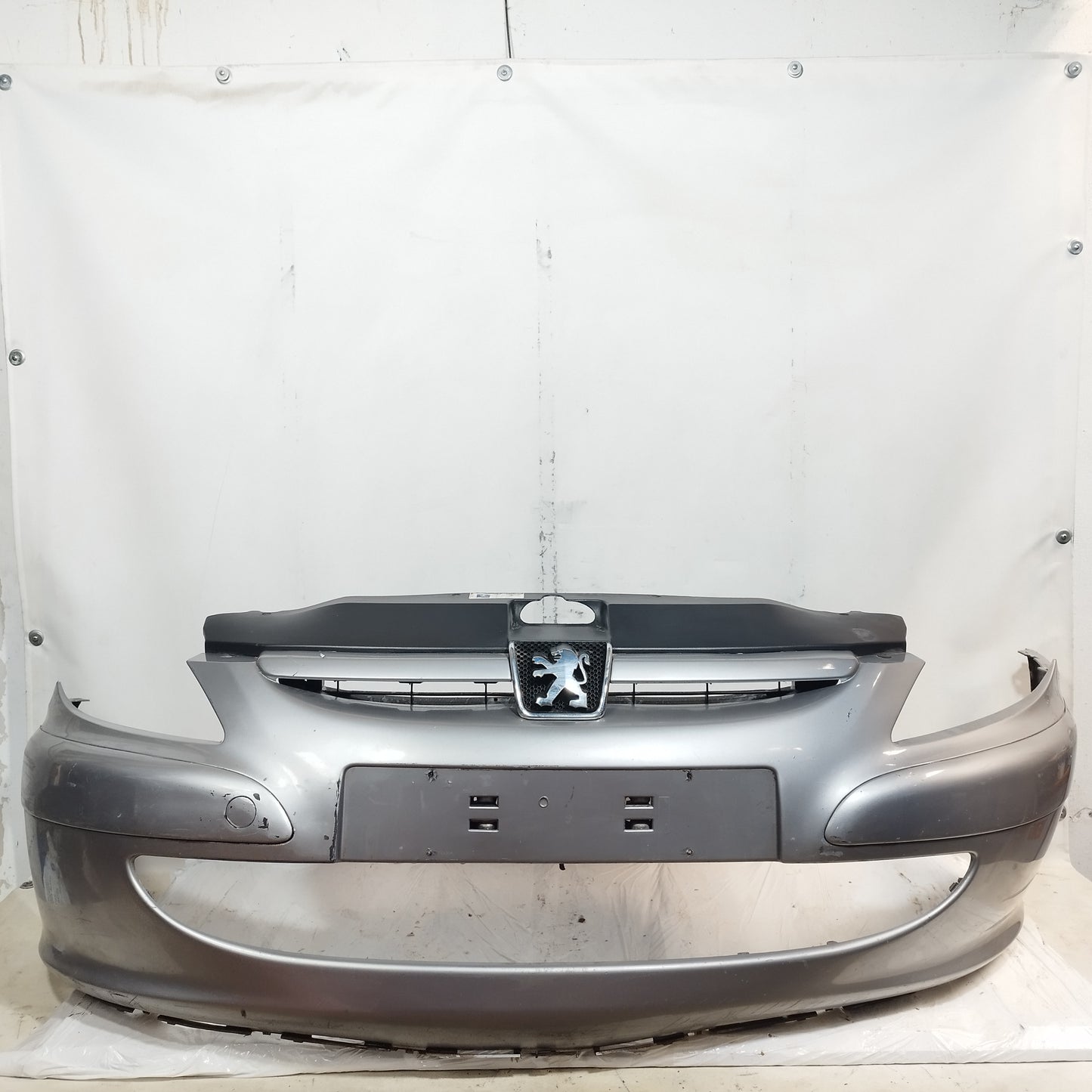 Paraurti anteriore grigio Peugeot 307 I 2001-2005 cod: 9643067477 ecoAC16399