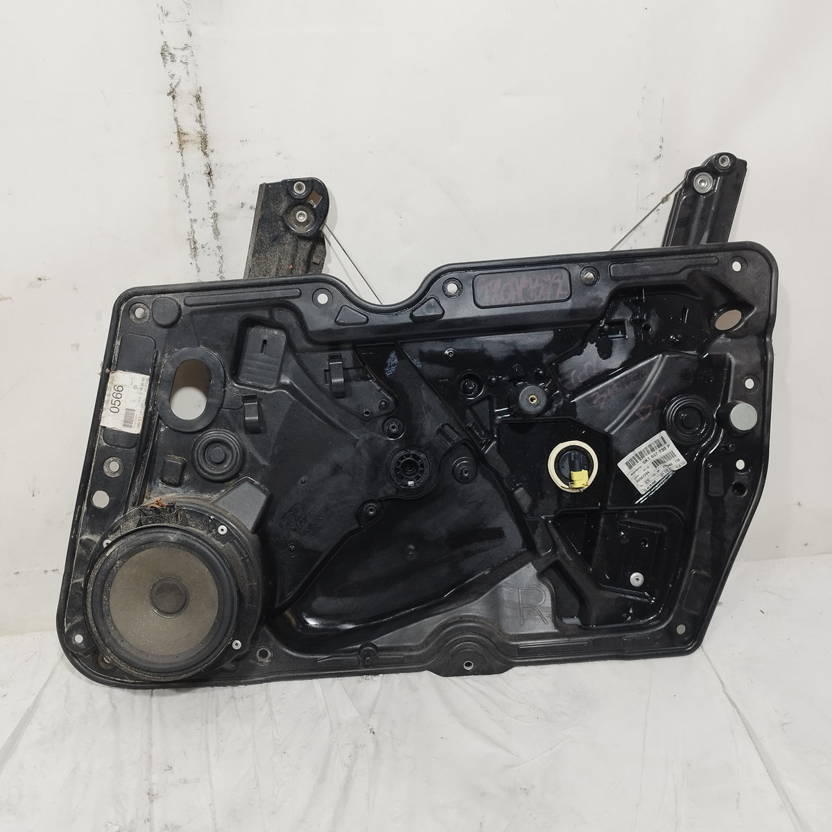Gepäckträger vorne rechts für Volkswagen Golf 6 2010 3-Türer Code: 5K1837730P ecoAC13992