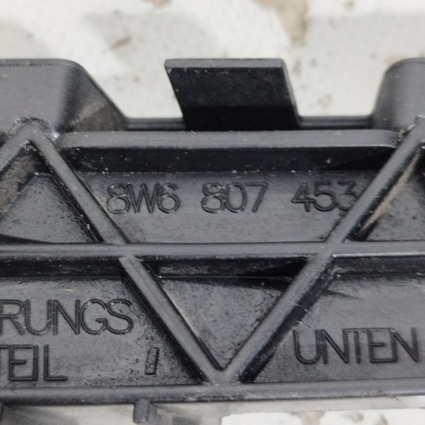 Führungen für die hintere Stoßstange Audi A5 40 g-tron 2019 Teilenummer: 8W6807453 ecoAC10327