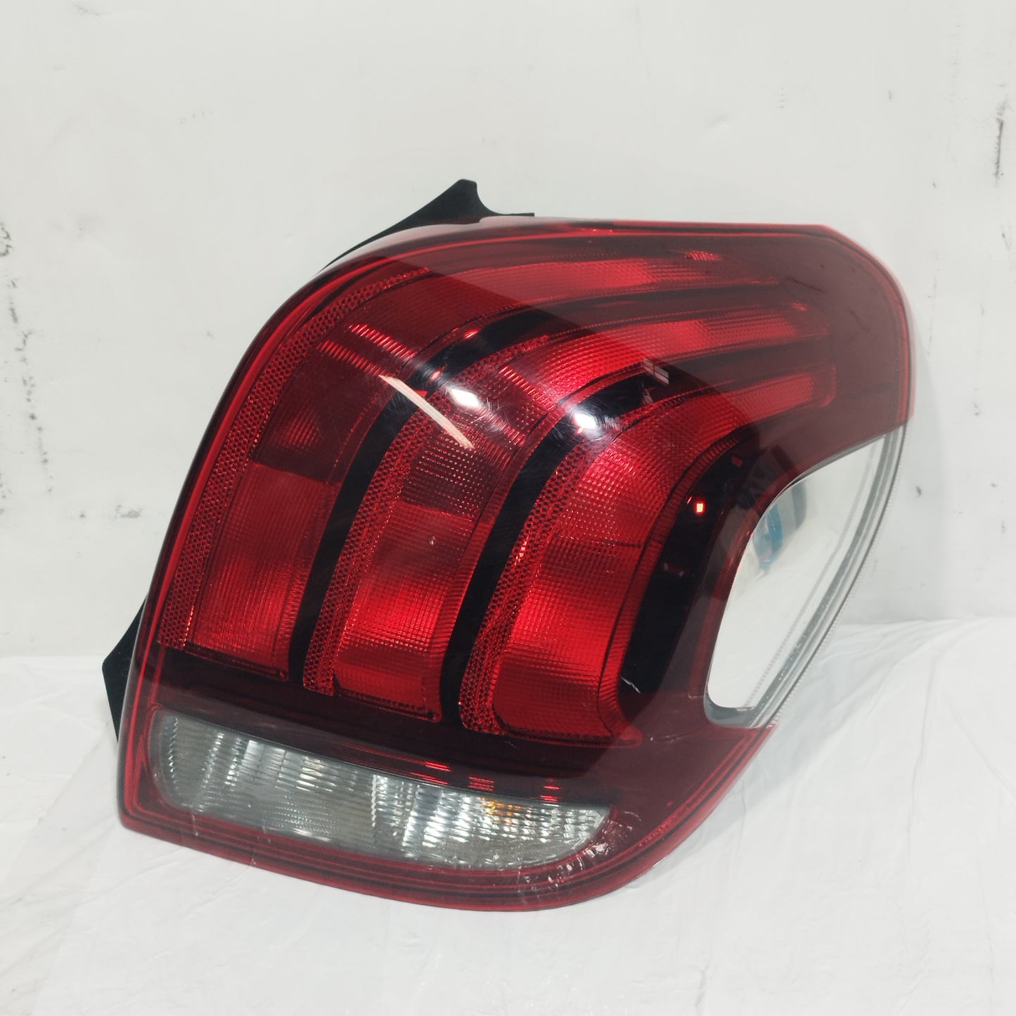 Fanale posteriore dx Peugeot 108 2020 cod: 81550-0H132 ecoAC15052