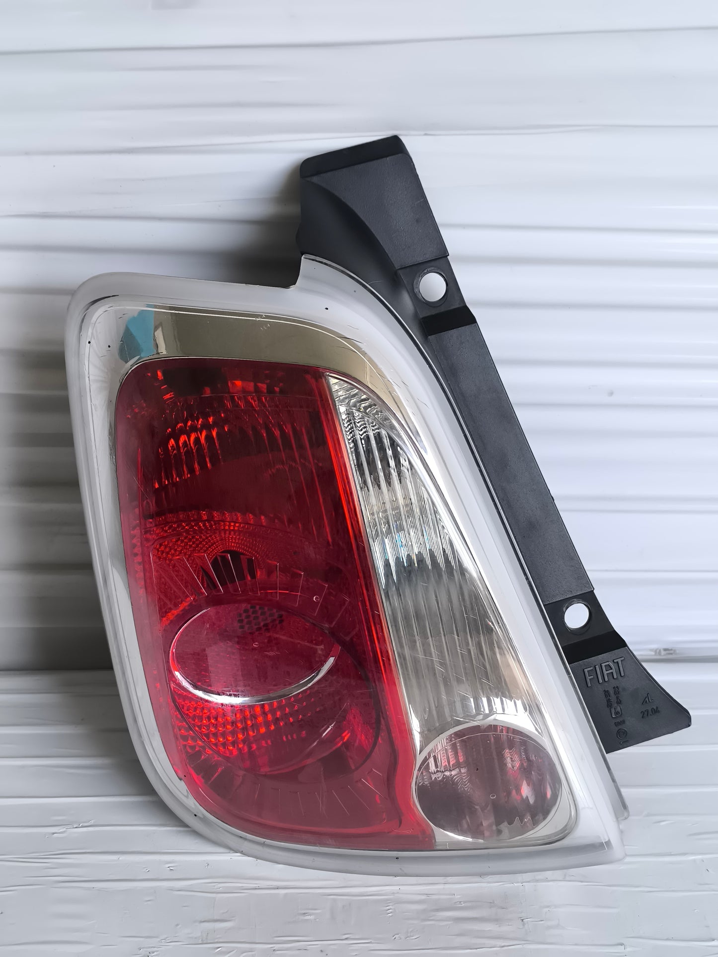 Fanale posteriore sx Fiat 500 (312) anno 2007-2014 ecoAG8539