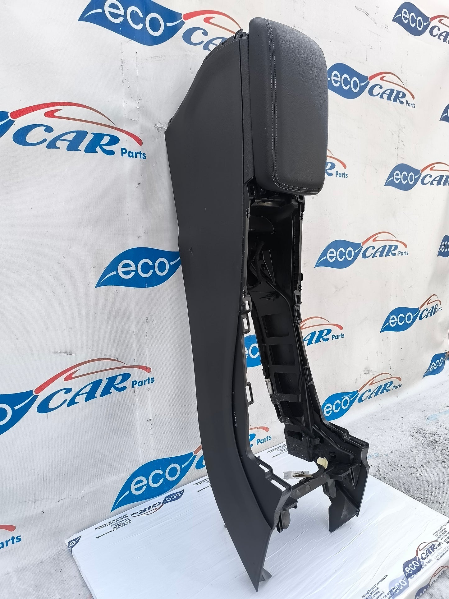 Central tunnel with armrest Mercedes A-Class W176 Cod. 1766800900 ecoAG5936