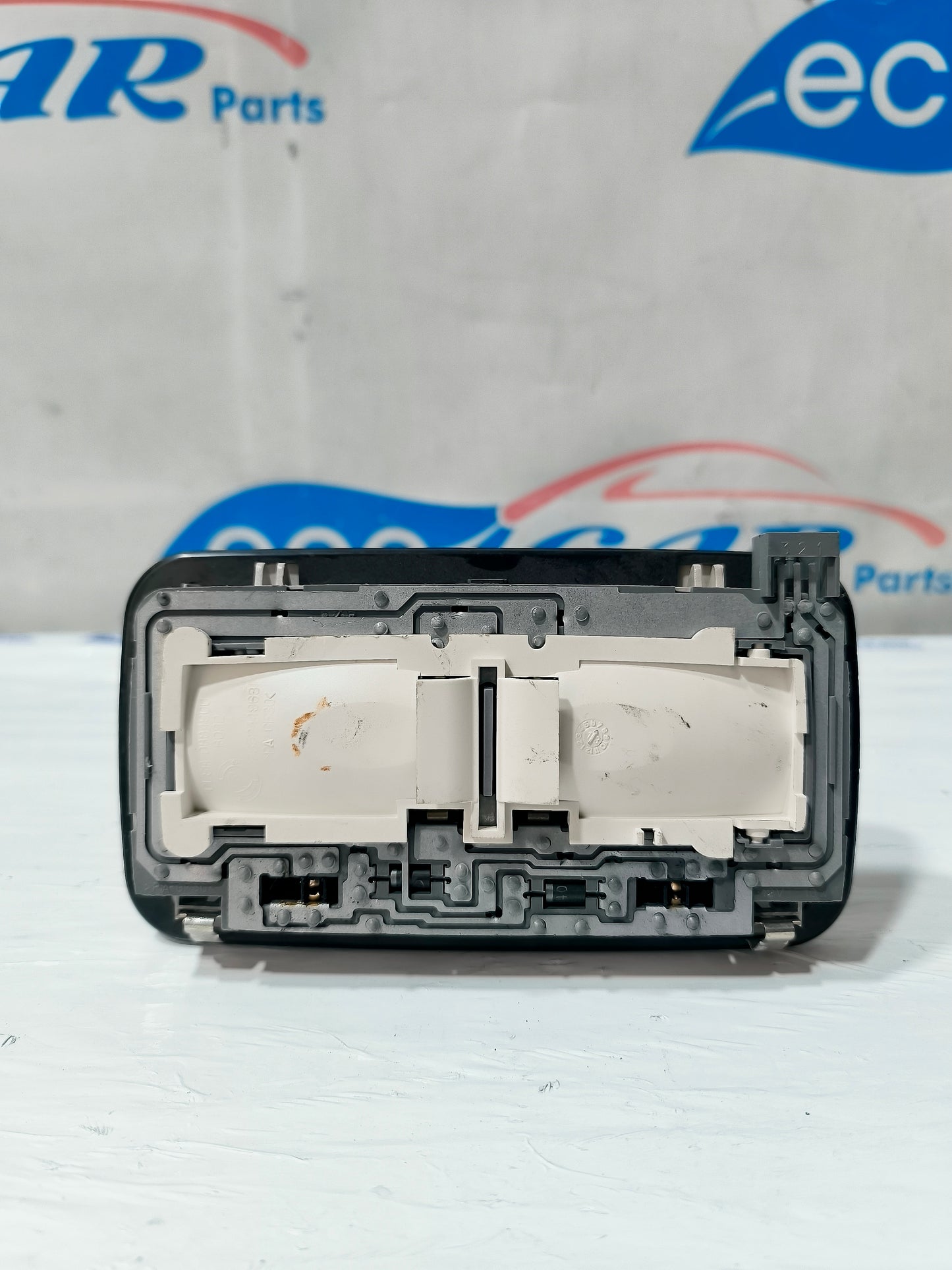 Courtesy light Alfa Romeo Giulietta 2012 Code: 735244968 ecoAG6303