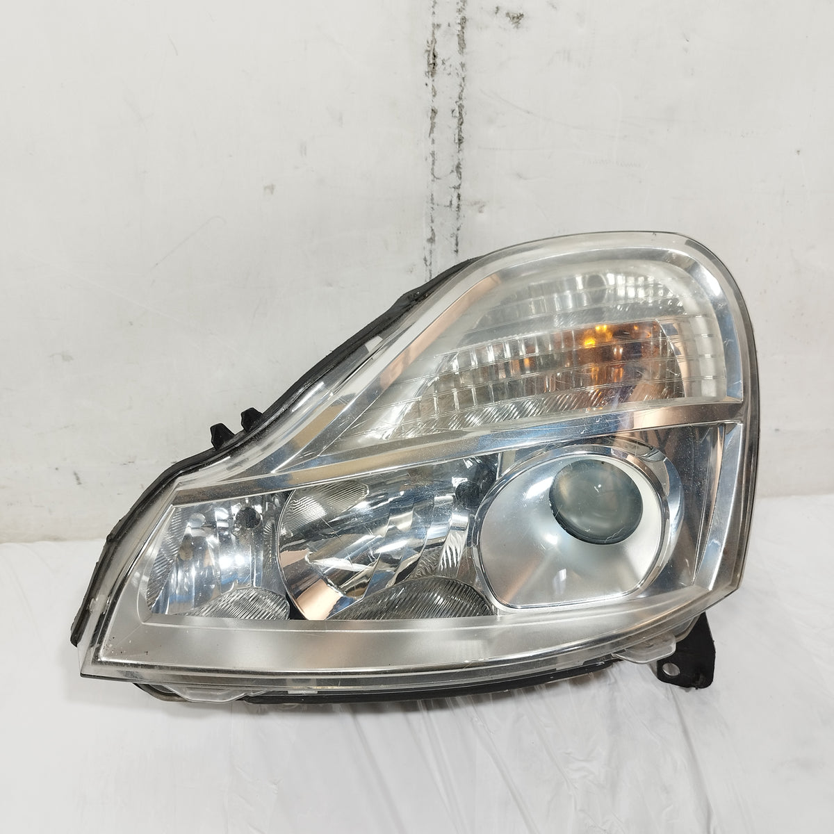 Fanale anteriore sx Renault Modus 2008-2012 Restyling cod: 8200658385 ecoAC16748