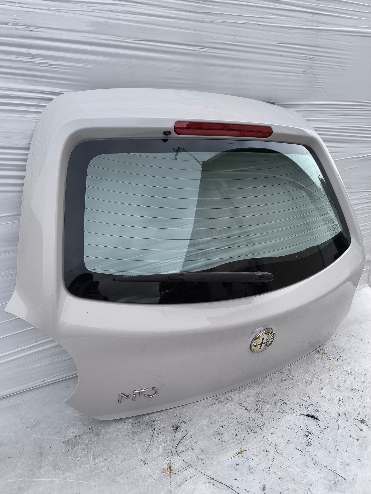Portellone color panna Alfa Romeo Mito ecoAG7978