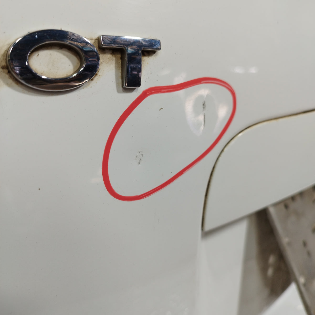Portellone bianco Peugeot 5008 2009-2016 ecoAC17011