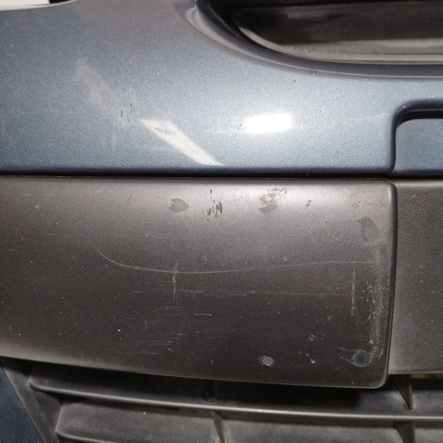 Dark grey front bumper Renault Clio 2010 ecoAC10357