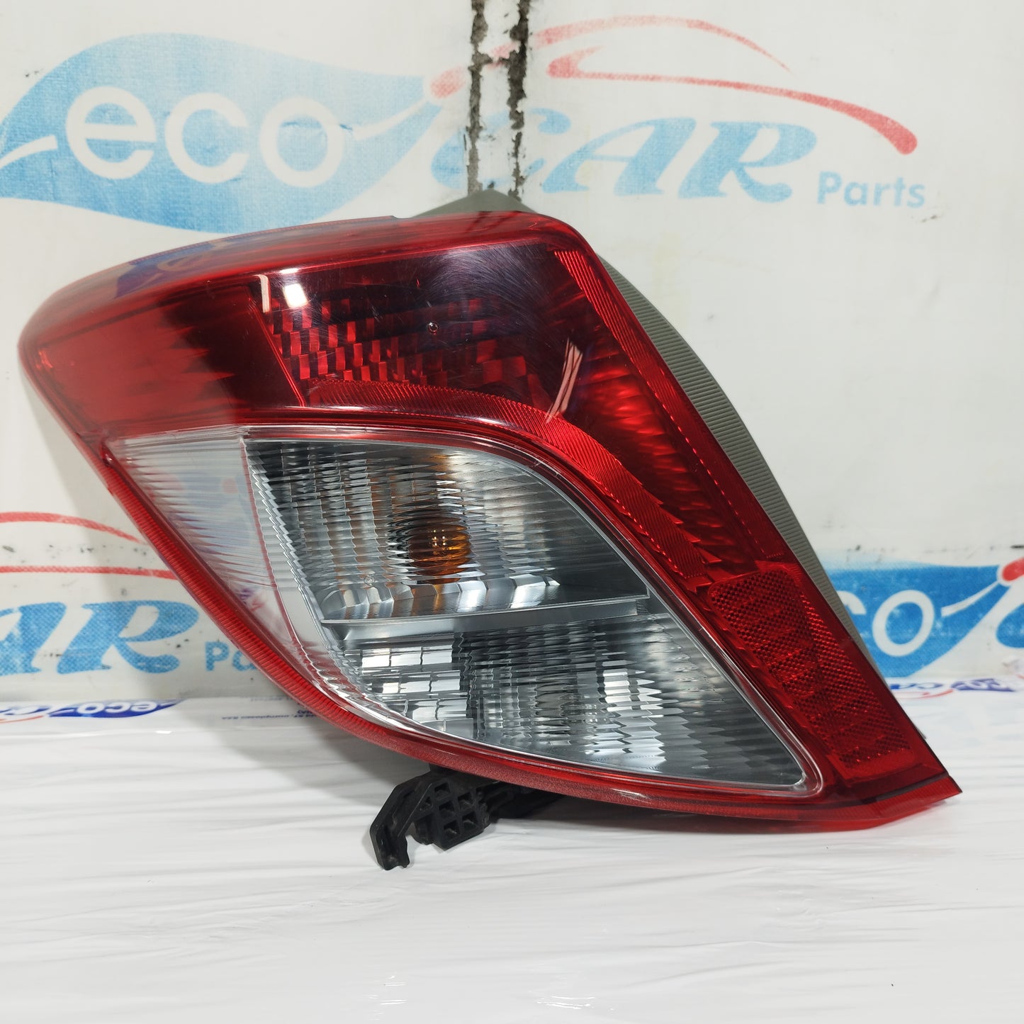 Toyota Yaris 2013 ecoAC11100 Linke Rückleuchte