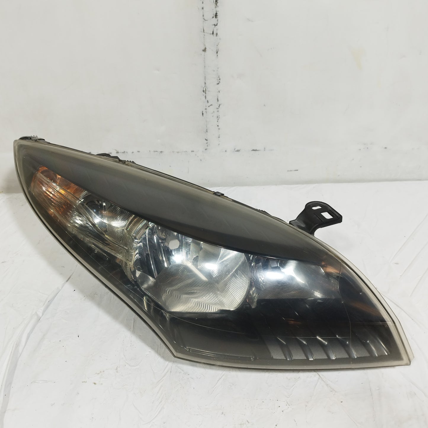 Fanale anteriore dx Renault Megane 2011 cod: 030124420400 ecoAC15104