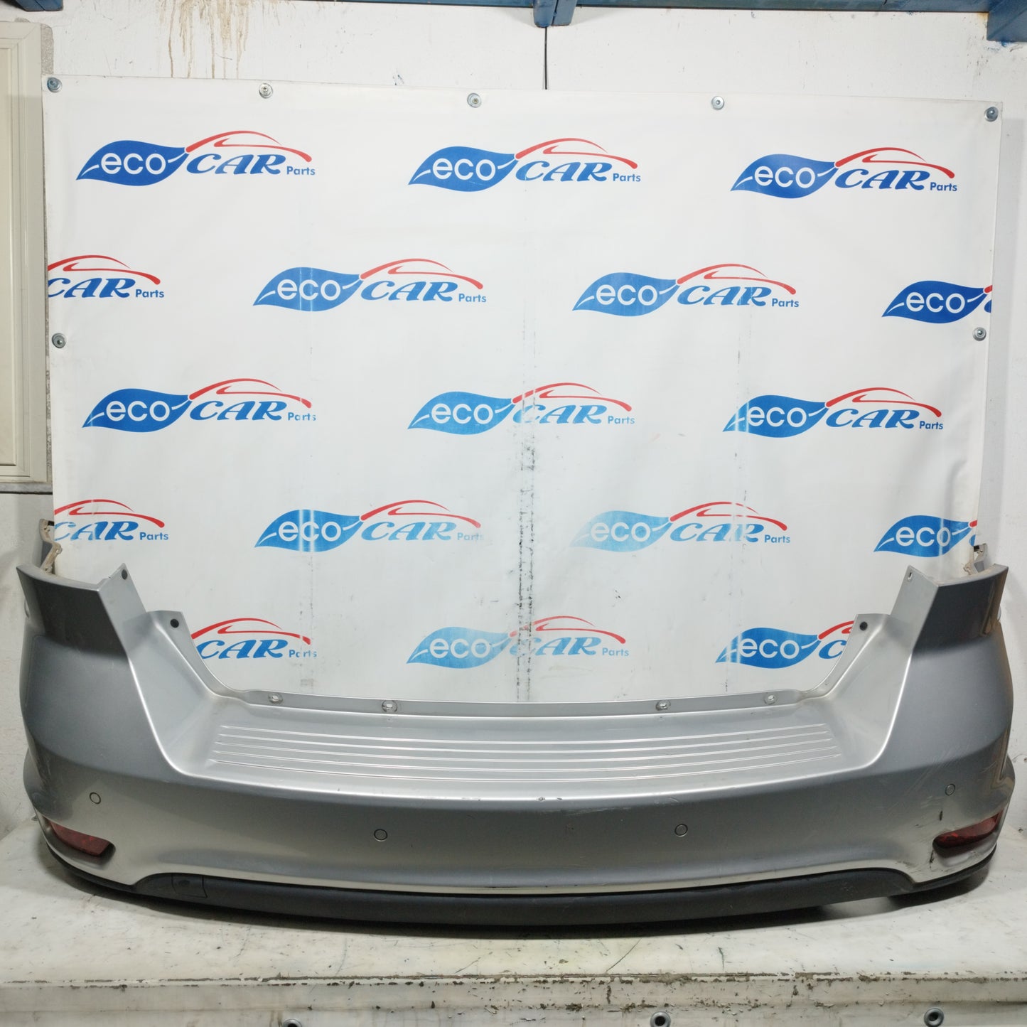 Hellgraue Heckstoßstange Fiat Freemont 2012 ecoAC9046