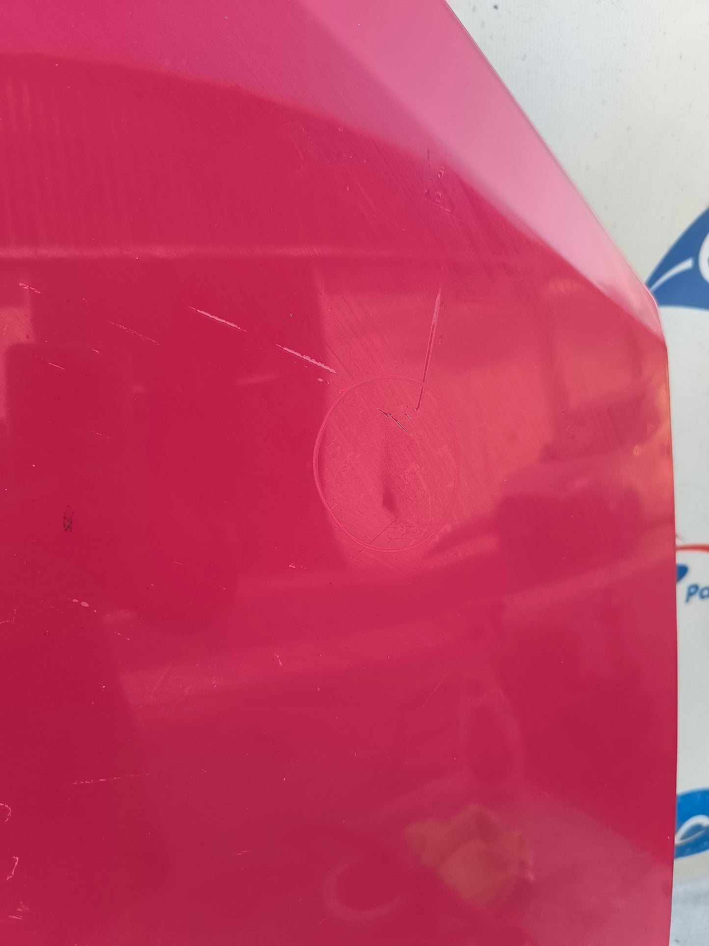 Rote Motorhaube Dacia Sandero 2008 ecoAG5890