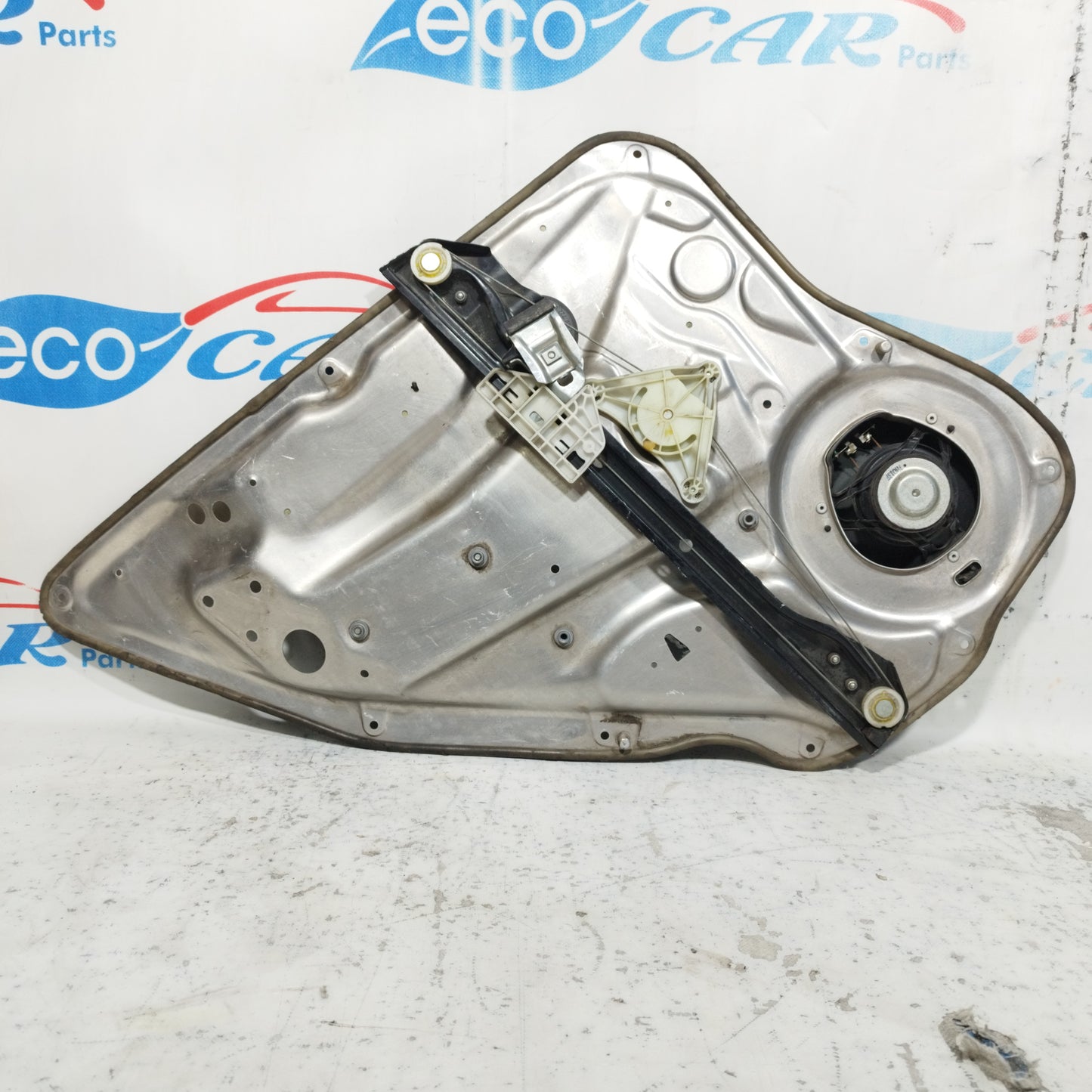 Rear right panel rack Mercedes C-Class W204 2009 code: A2048200542 ecoAC8957