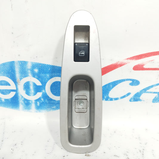 Pulsantiera posteriore sx DR1 2010 Cod: S18-3746150 ecoAC8601