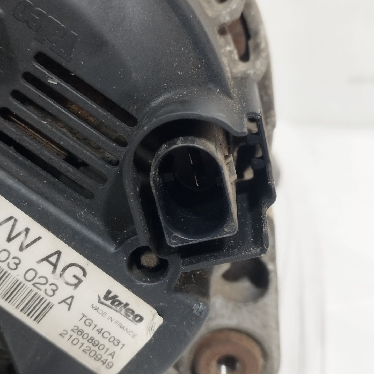 Alternatore Audi / Volkswagen Golf 6 2.0 TDI 2010 2 pin cod: 03L903023A ecoAC15329