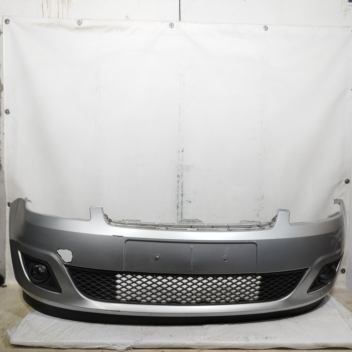 Paraurti anteriore grigio Ford Fiesta MK6 2006-2008 ecoAC16757