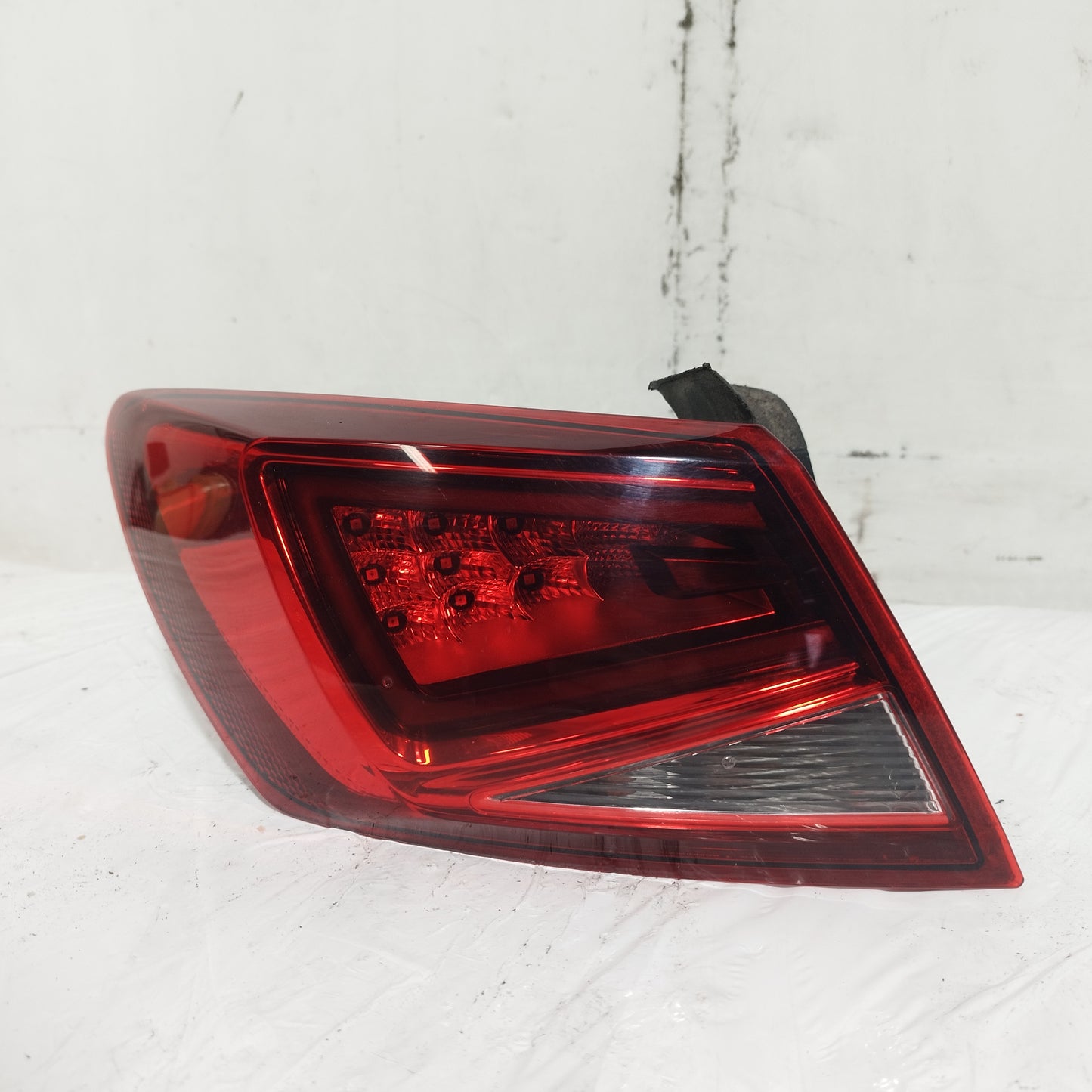 Fanale posteriore sx esterno a led Seat Leon (5F) Berlina 5 porte 2013-2016 ecoAC16065