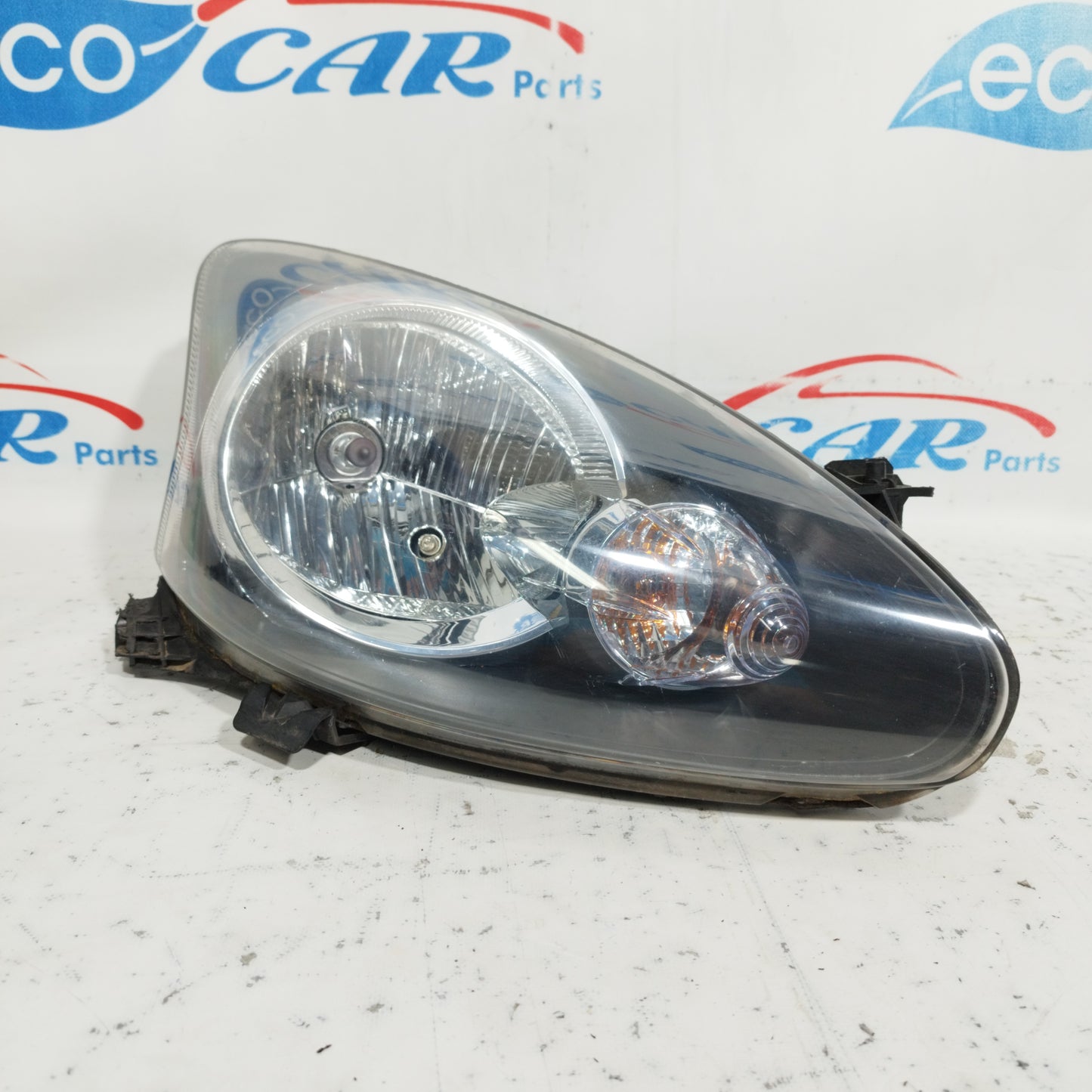Toyota Aygo 2008 ecoAC8779 right front light